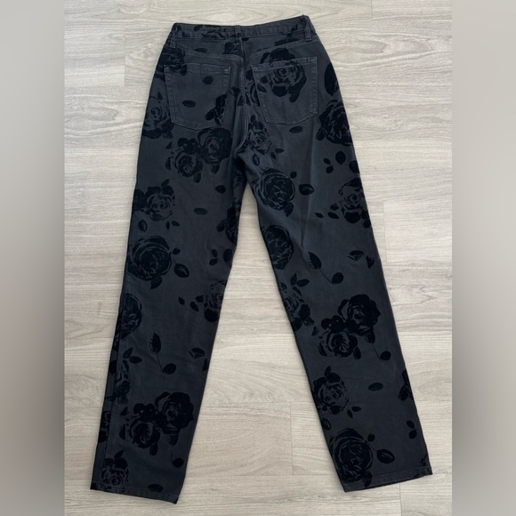 Black High-Rise Straight Jeans with Velvet Floral Detail 🖤 - Picture 3 of 7